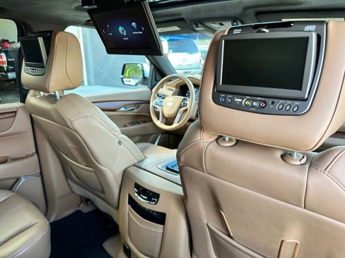 Used 2017 Cadillac Escalade ESV Platinum image 22