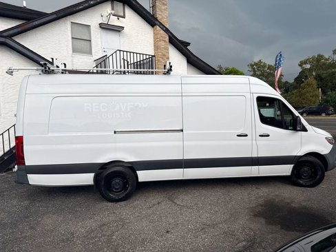 Used 2021 Mercedes-Benz Sprinter 2500 image 8