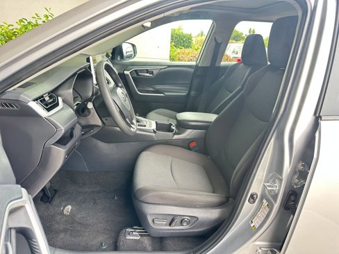 Used 2025 Toyota RAV4 XLE image 27