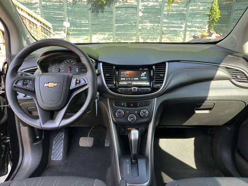 Certified 2017 Chevrolet Trax LT w/ Sun & Sound Package image 19