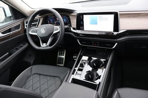 New 2026 Volkswagen Atlas SEL Premium R-Line image 17