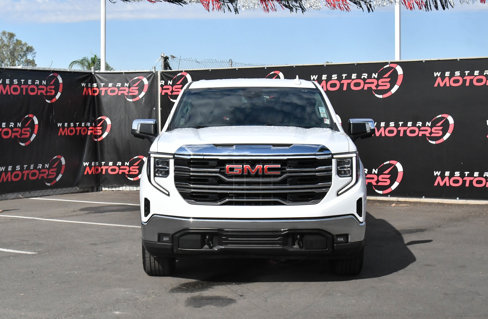 Used 2024 GMC Sierra 1500 SLT image 2