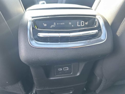 Certified 2025 Cadillac XT6 Premium Luxury image 22