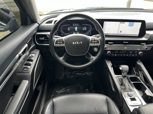 Used 2023 Kia Telluride S image 2