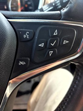 Used 2021 Chevrolet Equinox LT w/ Driver Convenience Package image 19