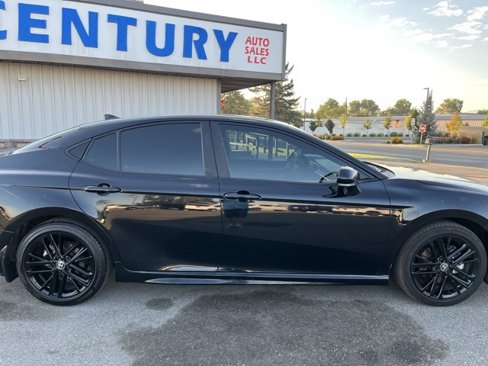 Used 2025 Toyota Camry LE image 12