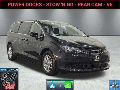 Used 2022 Chrysler Voyager LX image 1