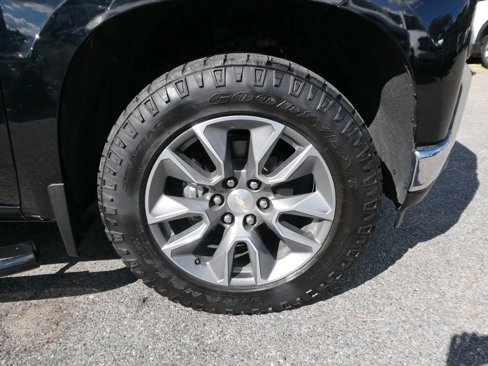 Used 2020 Chevrolet Silverado 1500 LT image 28