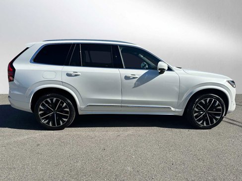 New 2026 Volvo XC90 B6 Ultra image 2