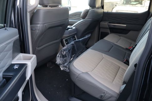Used 2025 Ford F450 Platinum w/ Platinum Plus Package image 30