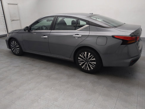 Used 2023 Nissan Altima 2.5 SV image 3