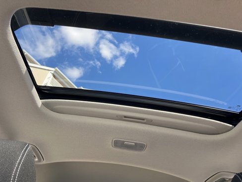 Used 2025 Hyundai Venue SEL image 20