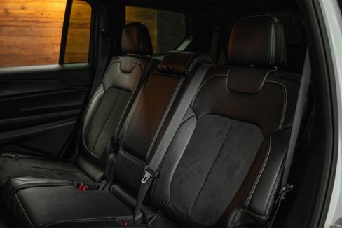 Used 2024 Jeep Grand Cherokee L Laredo image 13