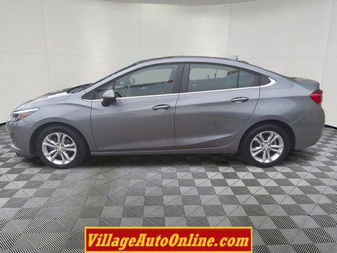 Used 2019 Chevrolet Cruze LT w/ LT Fleet Convenience Package image 9