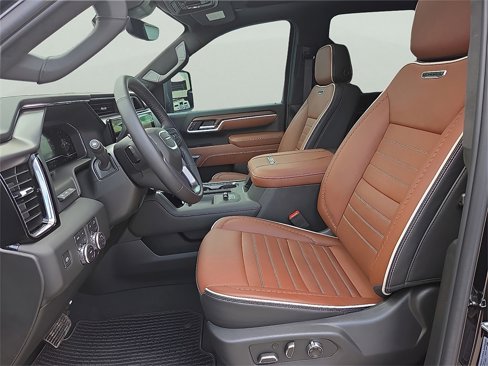 Used 2025 GMC Sierra 3500 Denali Ultimate image 11