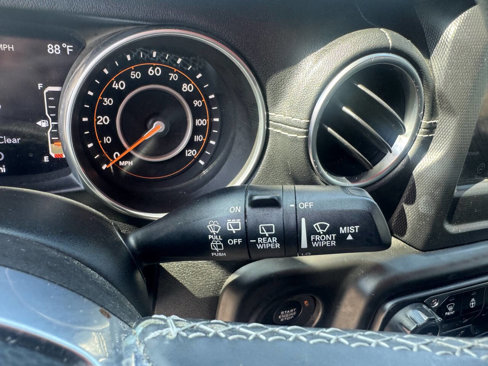 Used 2018 Jeep Wrangler Unlimited Sahara w/ Cold Weather Group image 40
