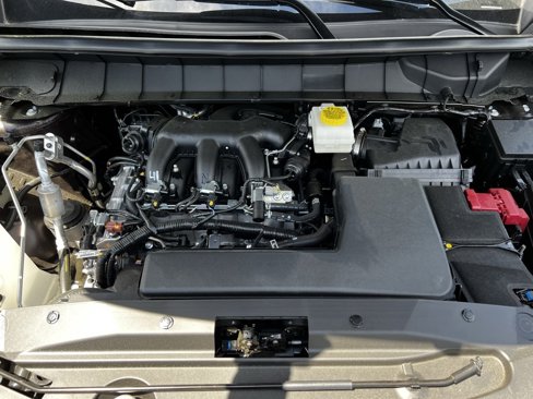 New 2025 Nissan Pathfinder SL image 9