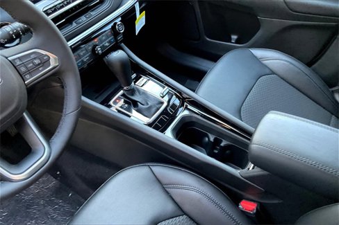 New 2026 Jeep Compass Latitude w/ Quick Order Package 29K image 7