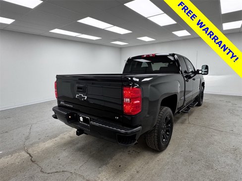 Used 2018 Chevrolet Silverado 1500 LT w/ Midnight Edition image 5