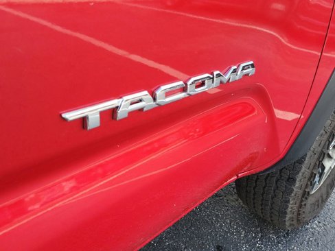 Used 2023 Toyota Tacoma TRD Off-Road image 7