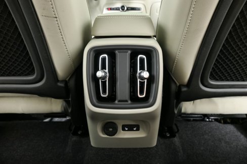 New 2026 Volvo XC40 B5 Ultra w/ Climate Package image 21