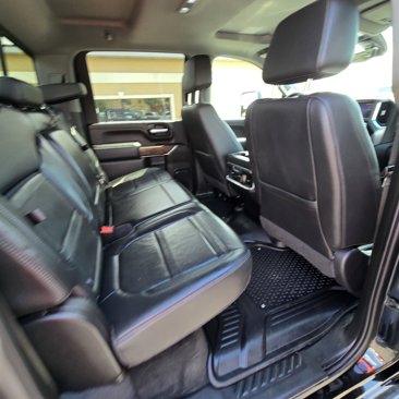 Used 2022 GMC Sierra 3500 Denali w/ Denali Black Diamond Edition image 13