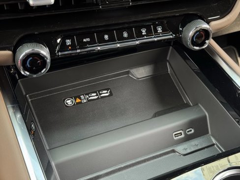 New 2026 Chevrolet Suburban High Country image 15