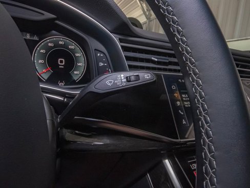 Certified 2025 Audi Q8 Premium image 15
