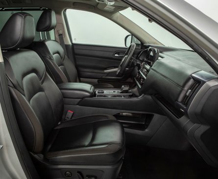 Used 2025 Nissan Pathfinder SL w/ SL Premium Package image 18