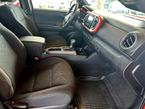Used 2017 Toyota Tacoma TRD Off-Road image 56