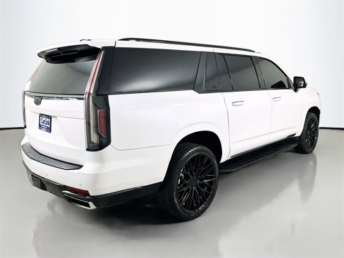Used 2022 Cadillac Escalade ESV Luxury w/ LPO, Illumination Package image 7