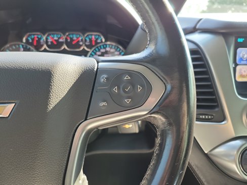 Used 2018 Chevrolet Suburban LT image 18