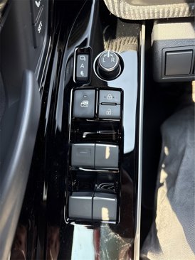 New 2025 Subaru Solterra Limited image 22