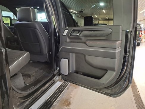 Used 2025 GMC Sierra 2500 AT4X image 39
