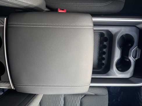 New 2025 RAM 1500 4x4 Crew Cab image 28