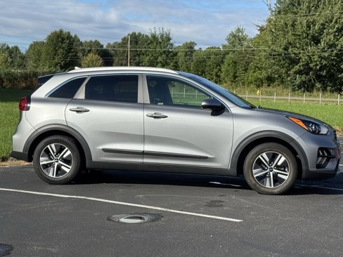 Used 2022 Kia Niro LXS image 7