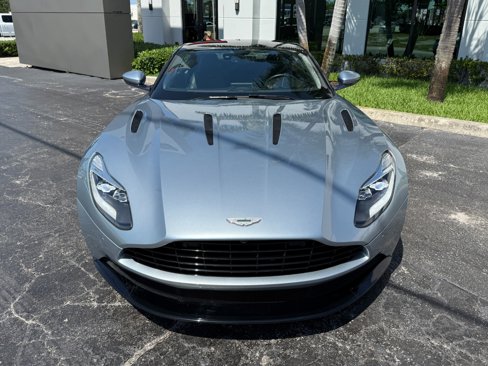 Used 2018 Aston Martin DB11 V12 image 9