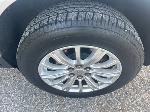 Used 2017 Cadillac XT5 FWD image 28
