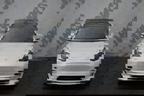 Used 2023 Tesla Model 3 Standard Range image 2
