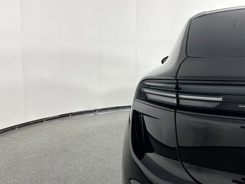 New 2025 Porsche Macan Turbo Electric image 16
