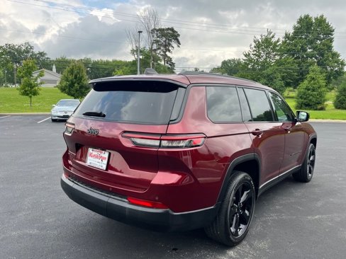 Used 2021 Jeep Grand Cherokee L Laredo image 5