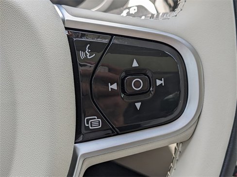 New 2026 Volvo XC60 B5 Ultra w/ Climate Package image 29