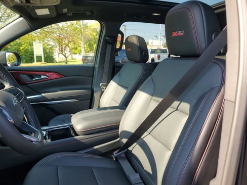 New 2026 Chevrolet Traverse Z71 w/ Driver Confidence Package image 17