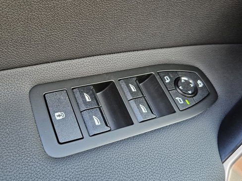 New 2026 BMW iX xDrive60 w/ Premium Package image 36