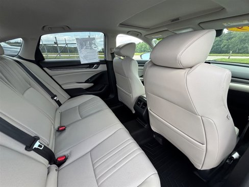 Used 2019 Honda Accord Touring image 33