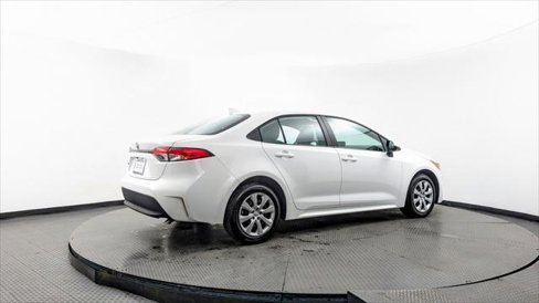 Used 2025 Toyota Corolla LE image 7