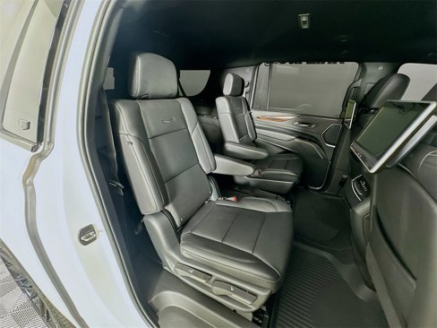 Used 2022 Cadillac Escalade ESV Luxury w/ LPO, Illumination Package image 28
