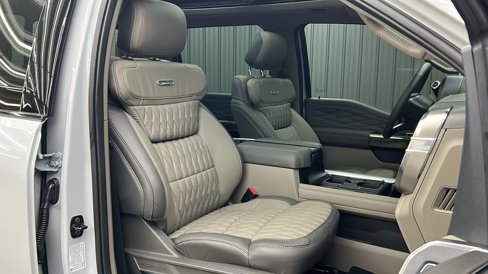 Used 2025 Ford F450 Platinum w/ Platinum Plus Package image 42