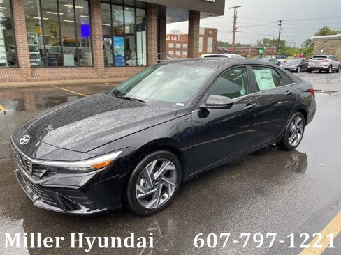New 2025 Hyundai Elantra SEL image 1