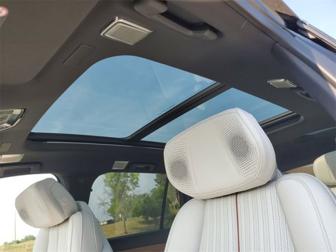 New 2026 Cadillac Vistiq Sport image 18